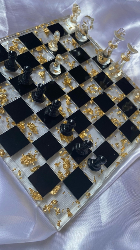 jogo de xadrez pequeno em resina - sob encomenda