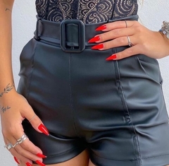 Shorts Maya Couro