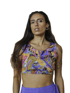 Blusa cropped Tropicália na internet