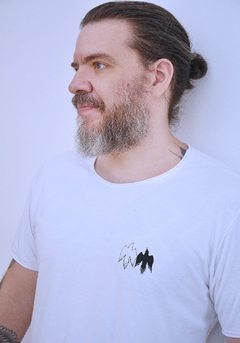 Camiseta Corvos de Odin (branca) na internet