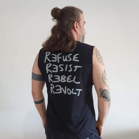 Camiseta Refuse Resist