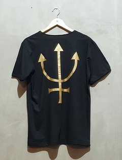 Camiseta Tridente de Poseidon (Dourada) - comprar online