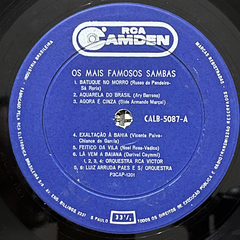 Os Mais Famosos Sambas, 19?? - Lp ( Disco Vg+) na internet