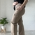 Pantalon cargo de gabardina elastizada - BEIGE - comprar online