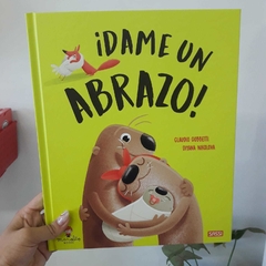 DAME UN ABRAZO