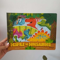 DESFILE DE DINOSAURIOS