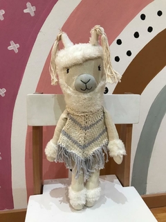 MUÑECO DE TELA LLAMA GRIS