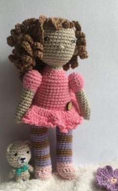 MUÑECA AMIGURUMI