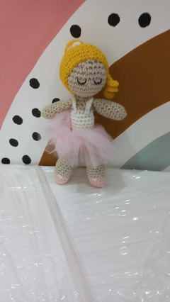 AMIGURUMI NENA BAILARINA