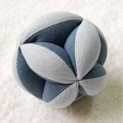 PELOTA MONTESSORI MINI - CELESTE Y AZUL