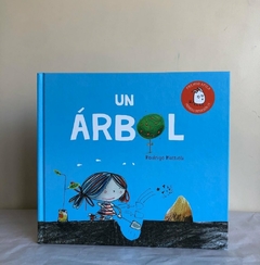 UN ÁRBOL