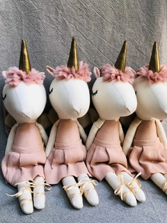 MUÑECO DE TELA: UNICORNIO CON VESTIDO