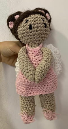 AMIGURUMI MUÑECA CON RODETE