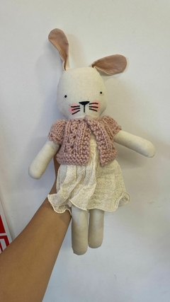 MUÑECO DE TELA: CONEJA SWEATER ROSA