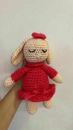 AMIGURUMI: CONEJA VESTIDO ROSA