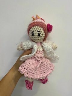 AMIGURUMI: MUÑECA PELO ROSA