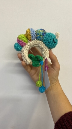 AMIGURUMI ORUGA CON ARGOLLA DIDACTICA