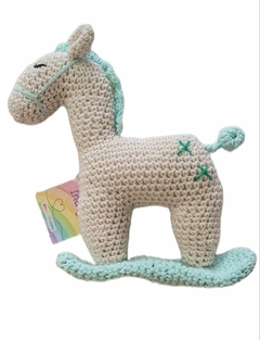 CABALLITO EN MECEDORA AMIGURUMI