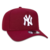 Bone 9FORTY A-Frame Snapback Aba Curva MLB New York Yankees bordo na internet
