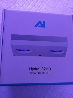 Hydra 32 HD Blanca o Negra 95W