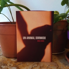 UN ANIMAL DORMIDO - MAIA DUEK