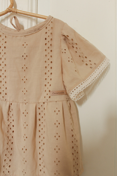 Imagen de Blusa Beige broderie algodón