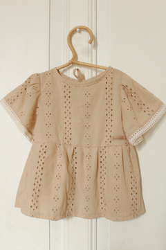 Blusa Beige broderie algodón - tienda online