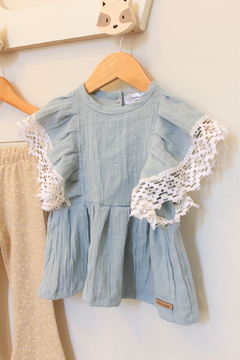 Blusa Celeste puntillon