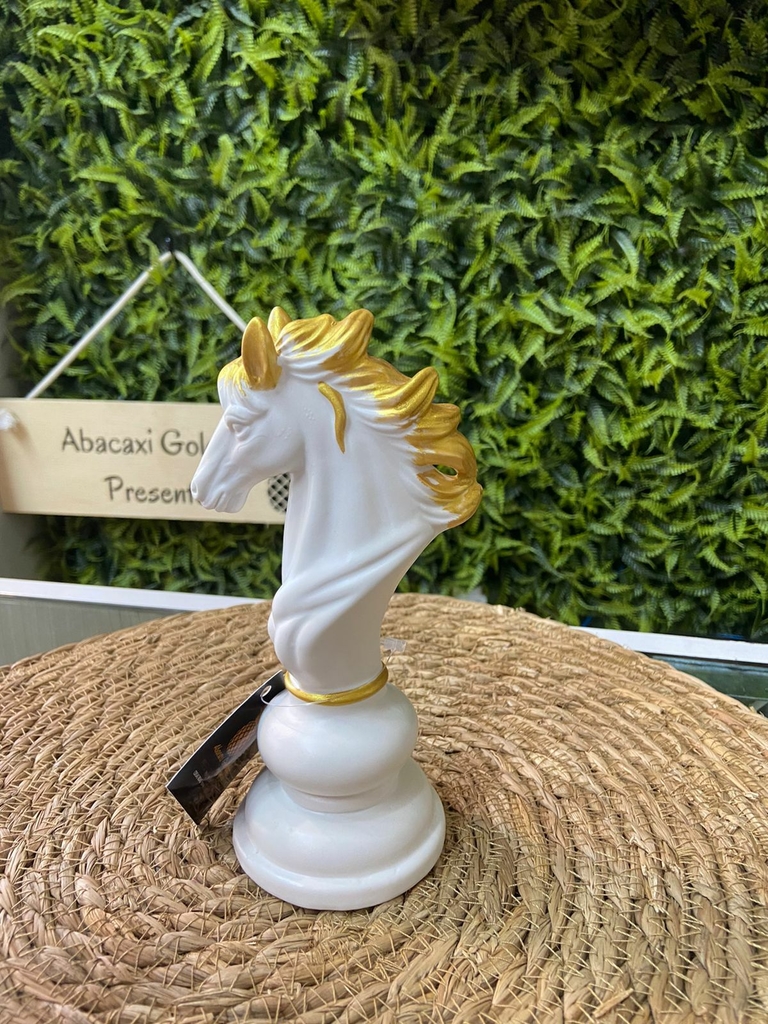 Cavalo Xadrez Branca - Abacaxi Golden Presentes