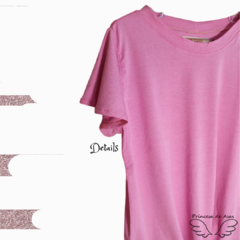 T-Shirt Detalhe em Nó Rosa na internet