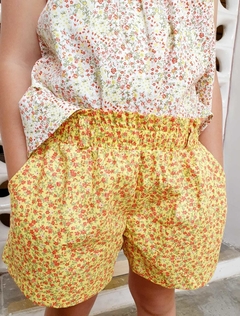 Conjunto Shorts Flores + T-Shirt OFF - comprar online