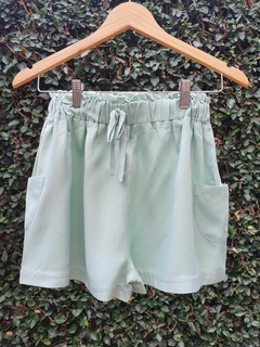 Conjunto Shorts Menta + Bata Flores - Princesa de Asas