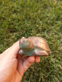 Vaso pequeno tartaruga - roxo/verde - Cerâmica Priscilla Ramos
