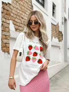 Tee Strawberry Fields Forever na internet