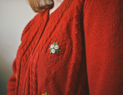 Cardigan Flores Bordadas Vermelho / Tricô Lã - Sampa Époque Semijoias