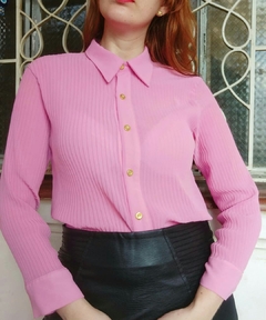 Camisa plissada rosa