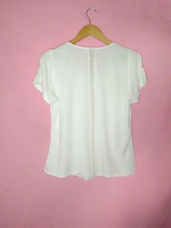 Imagem do Blusa Branca Viscose Renda