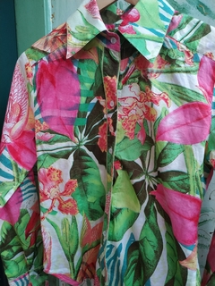 Camisa da Farm Estampada flores e folhas, brechó, segunda mão