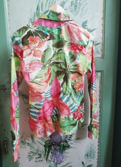 Camisa da Farm Estampada flores e folhas, brechó, segunda mão