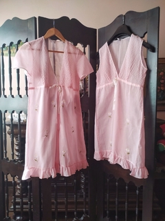 Conjunto Camisola e Penhoar Vintage Rosa Flores B