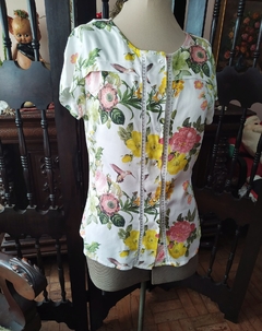 Imagem do Blusa Estampa Beija Flor Viscose Botão