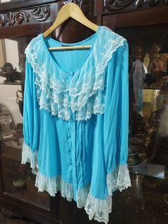 Blusa Azul Manga Longa Renda Babado