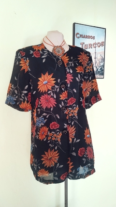 Blusa Botões Flores Preta - Sampa Époque Semijoias