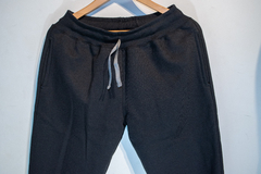 Pantalon Jogging Rustico Con Puño Negro. Marca: Chicolo en internet