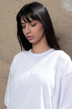 OVERSIZED OVAL TEE - comprar online