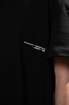 ESSENTIAL BOXY TEE - comprar online