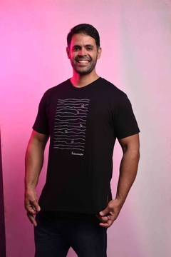 Camiseta Masculina Coração em Linhas Preta - loja online