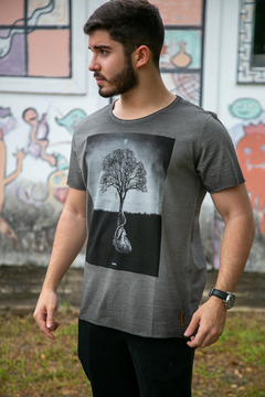 Camiseta Cinza Tree of Love - comprar online