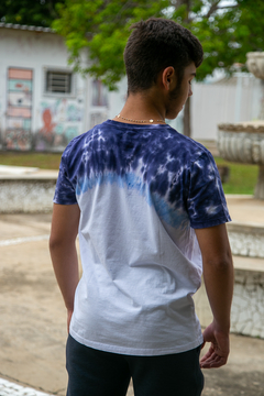 Camiseta Azul Tie-Dye Masculina LádoCoração - Ládocoração