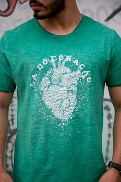 Camiseta Verde Masculina Coração - loja online